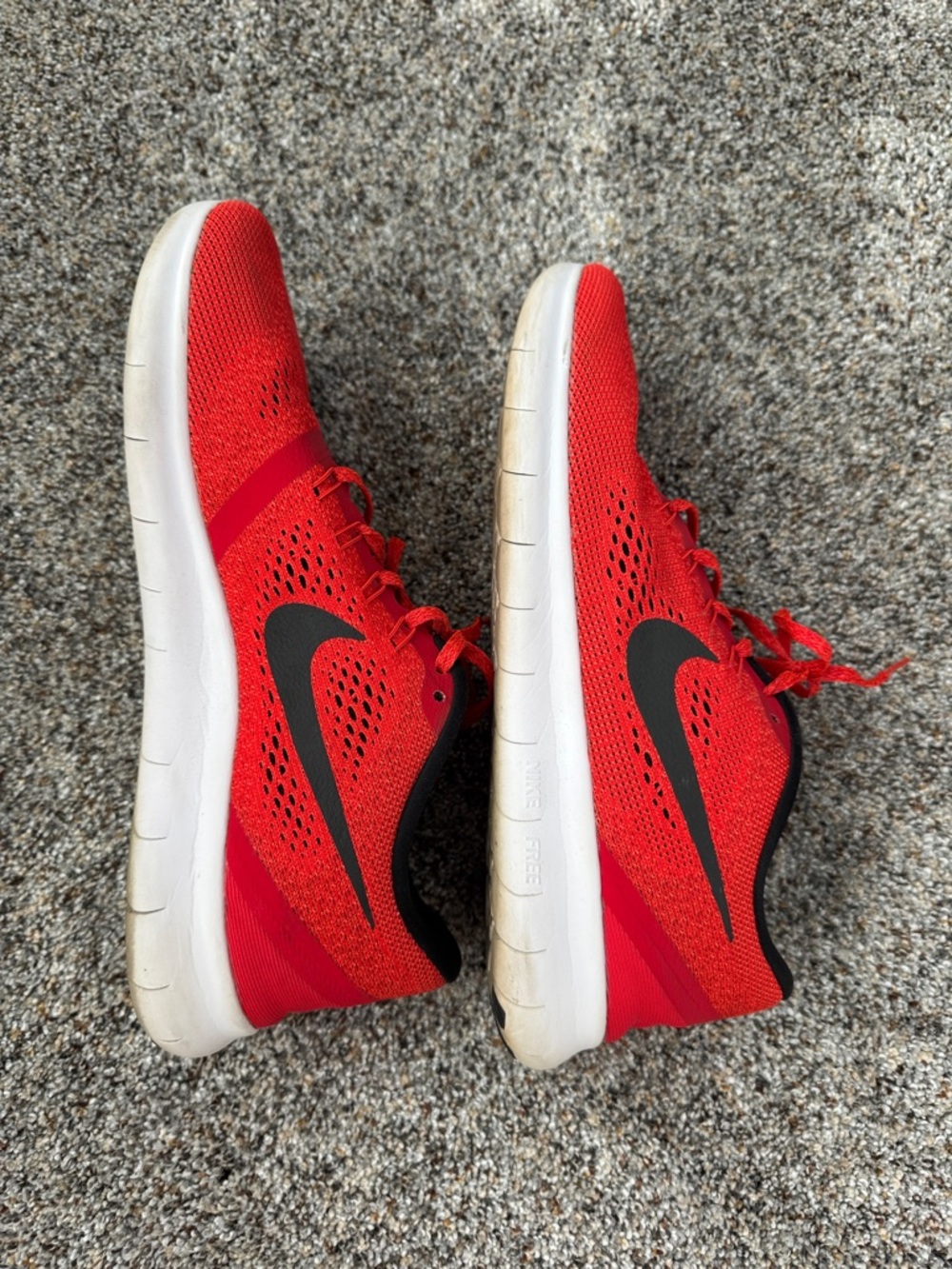 Nike Red and Black Men's Lightweight Running Shoes - Picture 5 of 6